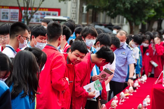 禁毒宣傳進(jìn)校園 筑牢校園禁毒防線?  (圖2)